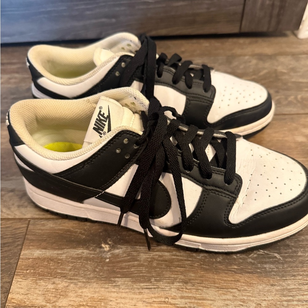 women’s nike pandas 8.5